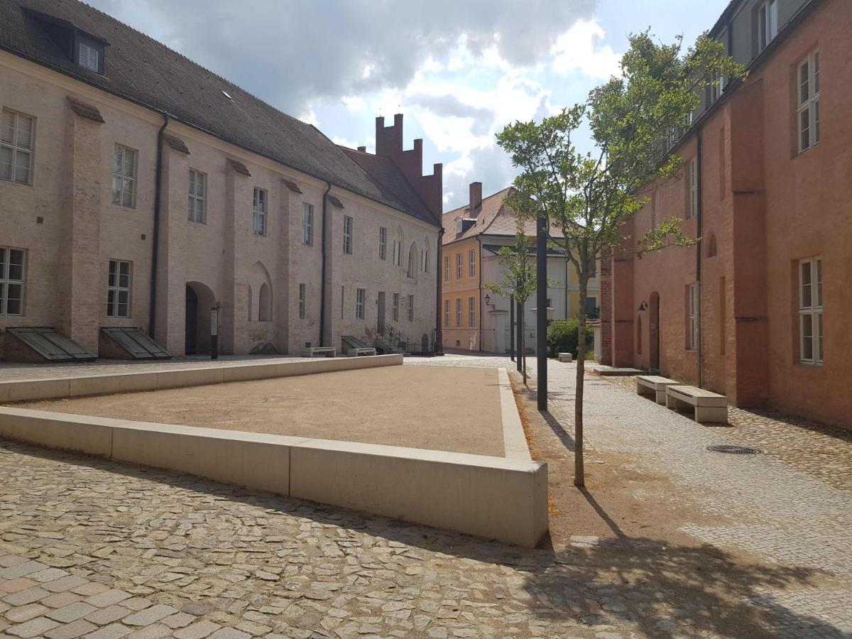 Karino Helles Apartment Ueber Den Havel-Gaerten Auf Der Dominsel Brandenburg  Exterior photo